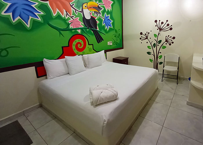 Posada Diamante in La Crucecita, Huatulco, has affordable prices and is located near the central park.